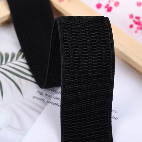 Elastic Leather Gold Swirl Detail Buckle Wide Belt - Picture 4 of 4